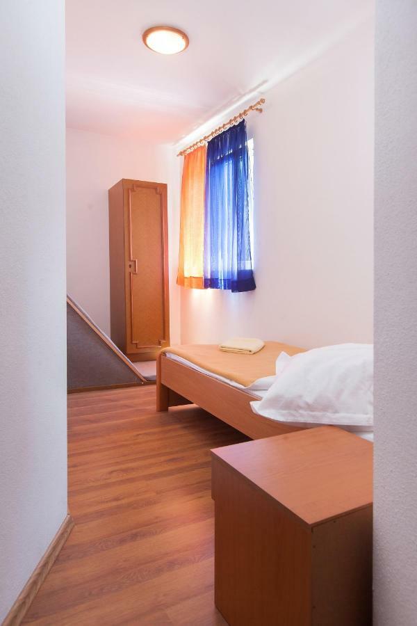 Apartmani Ivica Krzanic Podgora Exterior photo